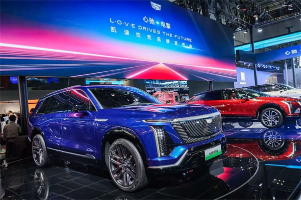在“主場(chǎng)”，當(dāng)“主角”！上汽集團(tuán)盛裝出席上海車展