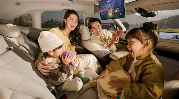 升艙不加價(jià)！“滿配SUV”全新智己LS6劇院版上市，權(quán)益價(jià)21.99萬(wàn)~28.29萬(wàn)元