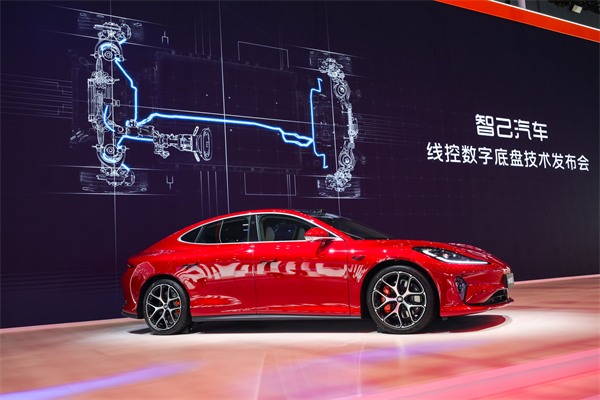 智己汽車發(fā)布線控數(shù)字底盤技術(shù)，今年下半年率先量產(chǎn)上車線控底盤 開啟“具身智能”新時代